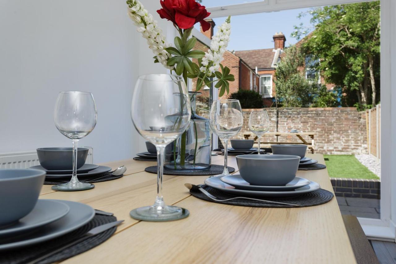 Harold House - Modern Open Plan 4 Bedroom, 3 Bathroom House In Central Southsea, Portsmouth Exterior foto