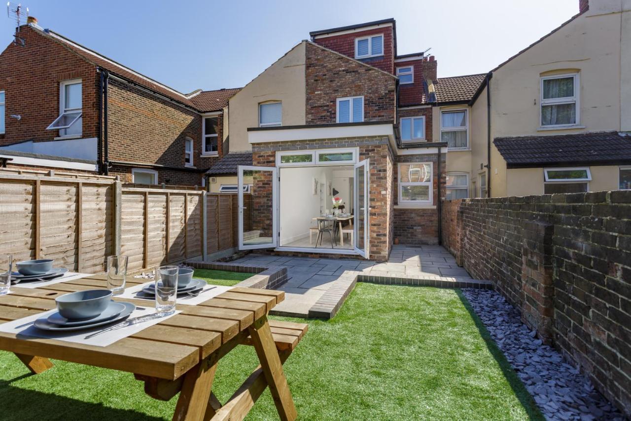 Harold House - Modern Open Plan 4 Bedroom, 3 Bathroom House In Central Southsea, Portsmouth Exterior foto